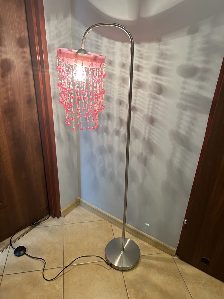 Lampa podlogowa z kloszem