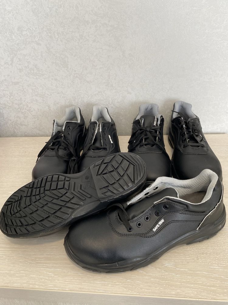 Кросівки робочі робоче взуття із захистом носка