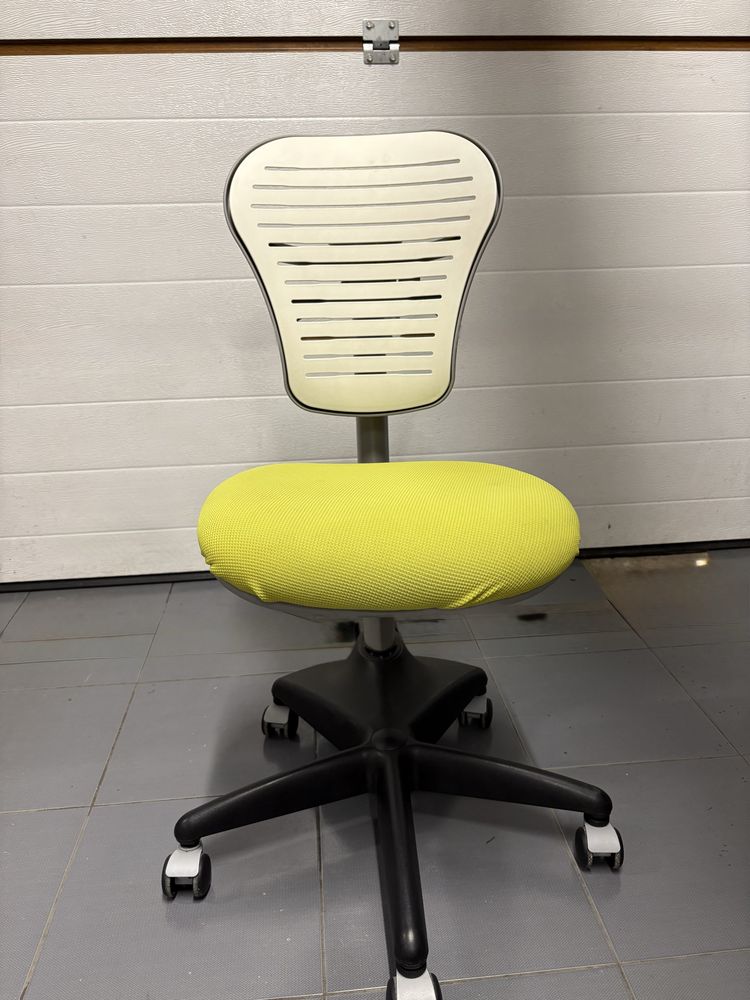 Fotel regulowany ErgoDesk – stan bardzo dobry!