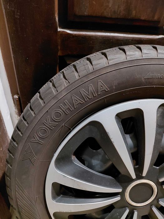 Okazja! Opony zimowe Yokohama 175/65R14 na felgach stalowych