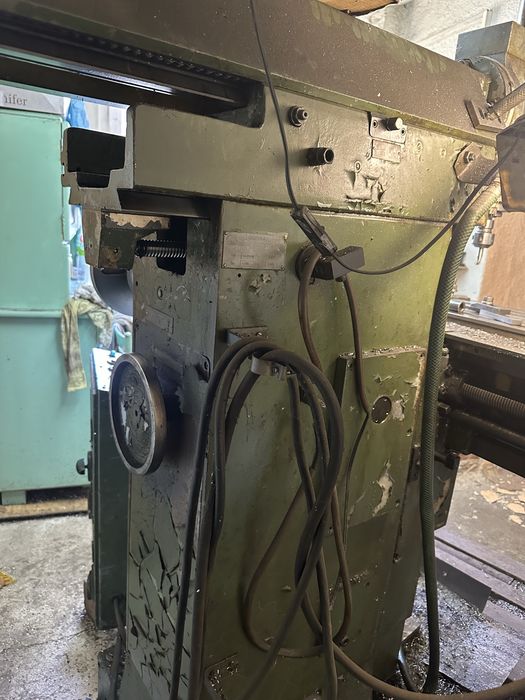 Frezarka uniwersalna