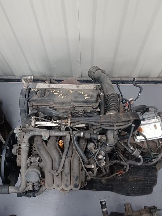 Двигун Мотор VW Passat B5 audi a4 1.6 ALZ
