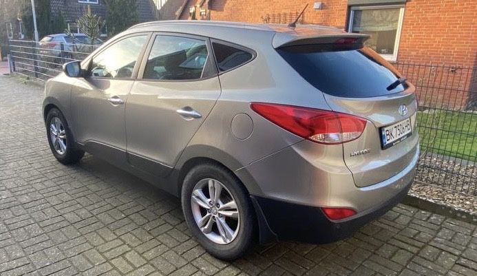 Продам авто Hyundai IX35.тел.+380971449189