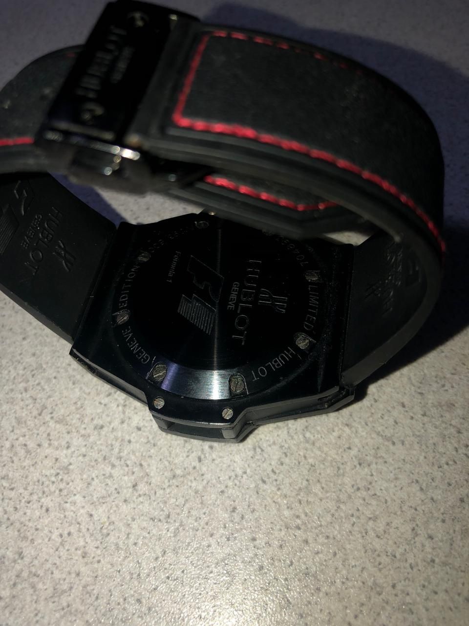 Часы электронные HUBLOT