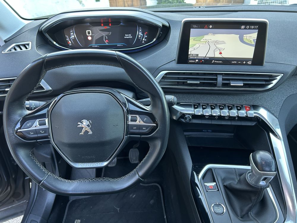 Peugeot 5008 1.5 hdi Allure pack teto pnorâmico 7 lugares