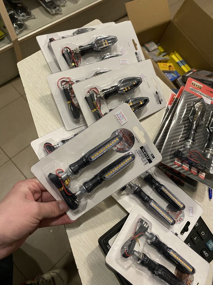 Повороти мото та лампочки Led на мото