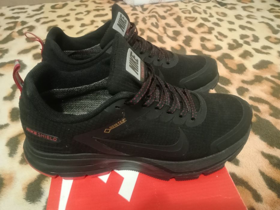 Зимові кросівки Nike Gore-tex 41-42