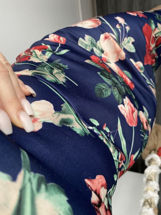 Boohoo S/36 dopasowana sukienka print kwiatowy