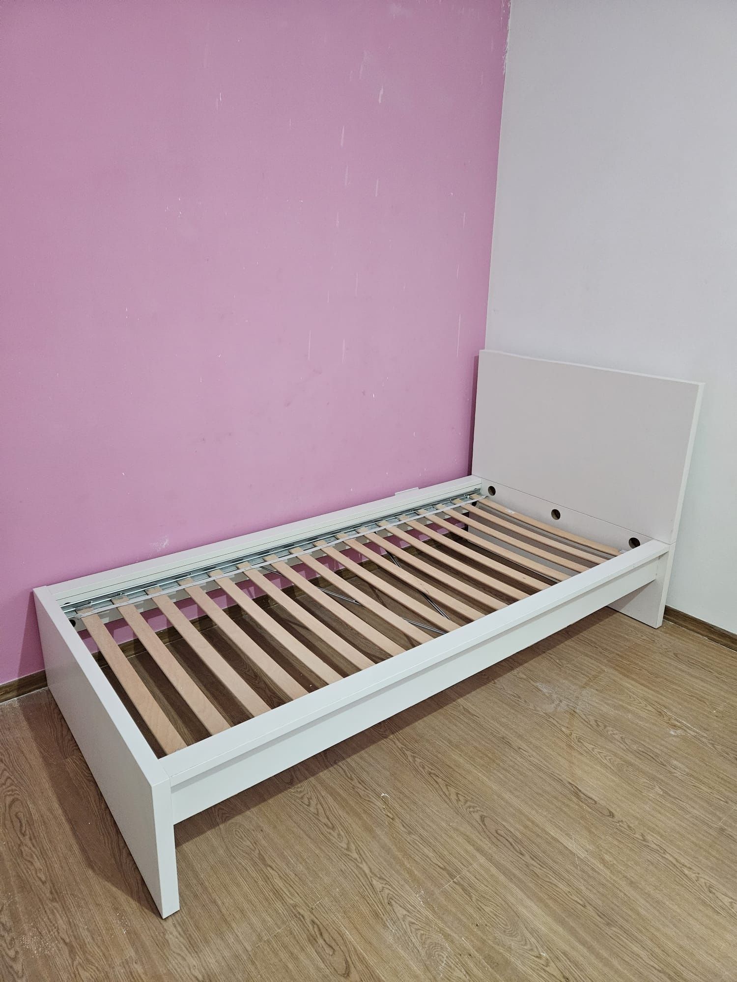 Vende Cama Ikea 90cm X 200cm com colchão