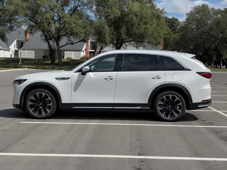 Mazda CX-90      2024