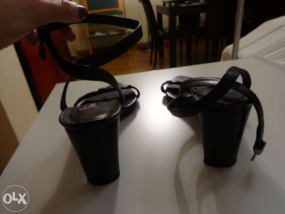 Sandálias castanhas da marca SINELA (ORIGINAIS)