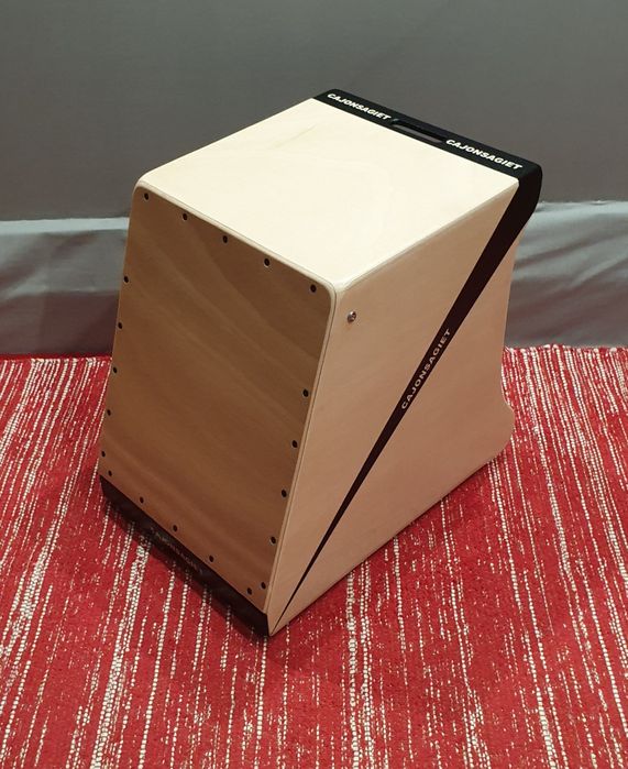 Cajon flamenco inclinado