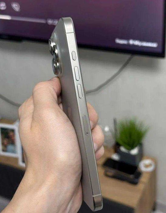 iPhone 16 Pro Max, 256 ГБ, SIM + eSIM