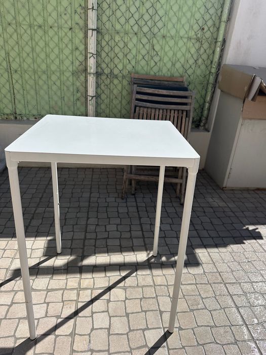 Mesa ikea de ferro