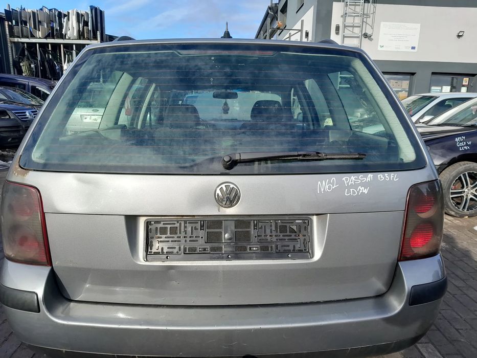 VW PASSAT B5 FL KLAPA TYLNA BAGAŻNIKA KOLOR: LD7W