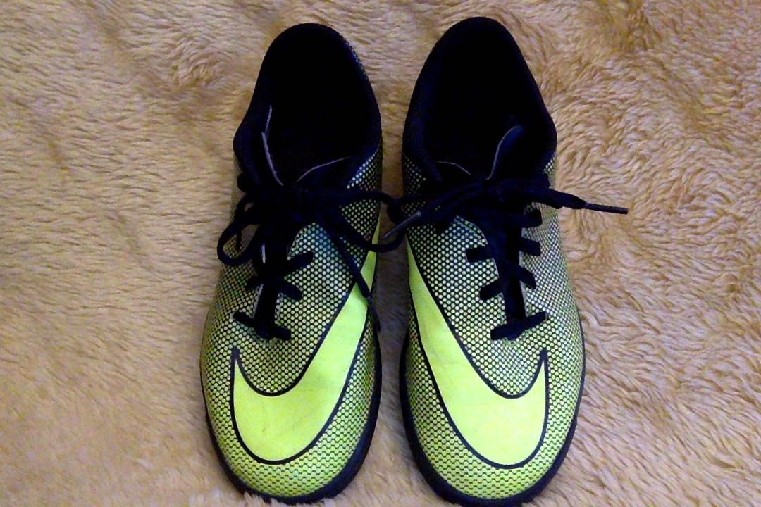 Buty piłkarskie turfy Nike Bravatax 36 wkładka 23 cm.