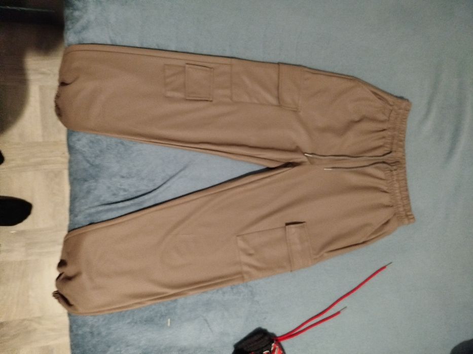 Calças cargo castanhas