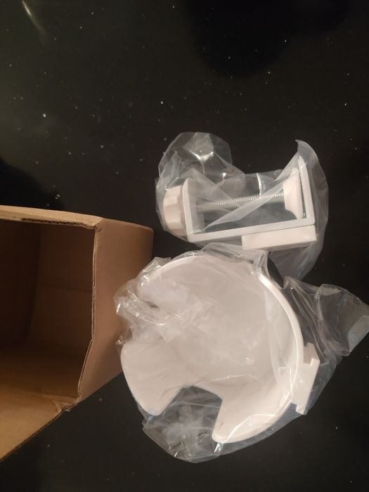 uchwyt na kubek do biurka biały