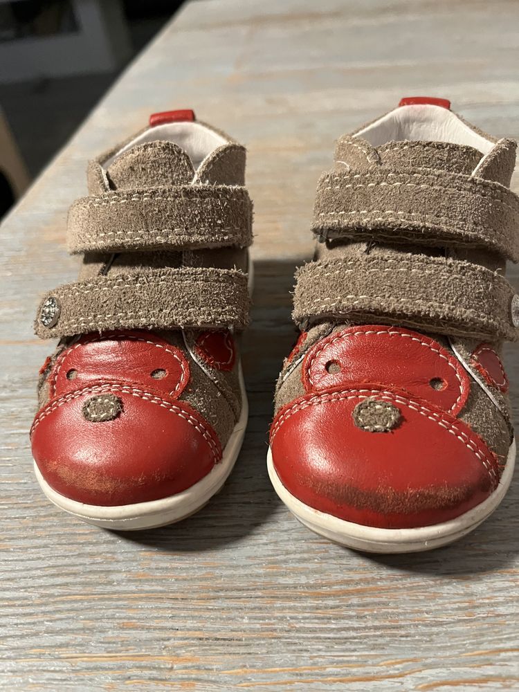 Buty do nauki chodzenia. Buciki Bartek rozmiar 19, pierwsze buty