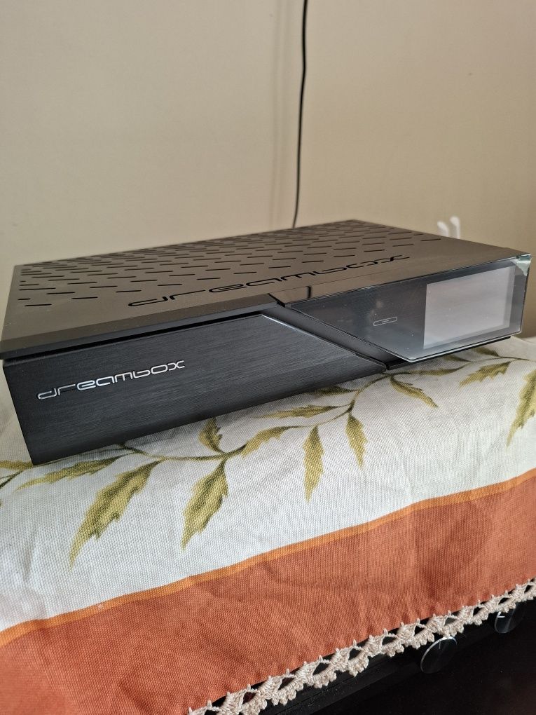 Dreambox 900HD tuner fbc satelite