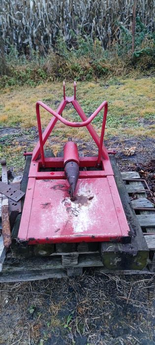 Łuparka do drewna wzmocniona do ciągnika ŚWIDER