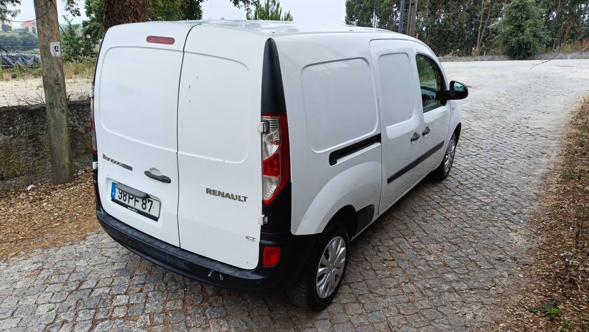 Renault Kangoo Maxi longa (caixa 2.10m)