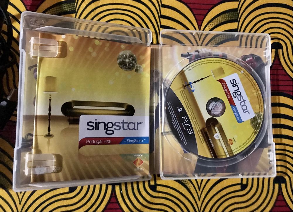 Singstar Portugal Hits PS3 + Microfones Singstar