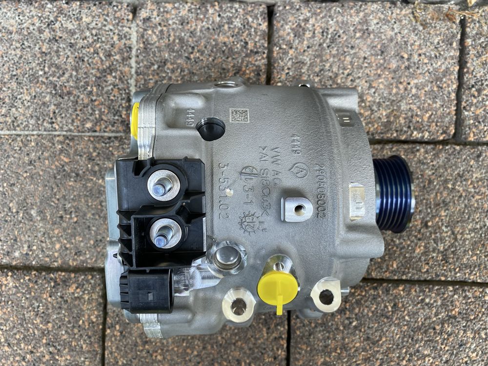 Audi RS6 RS7 RSQ8 4.0 TFSI Alternator rozrusznik 48V