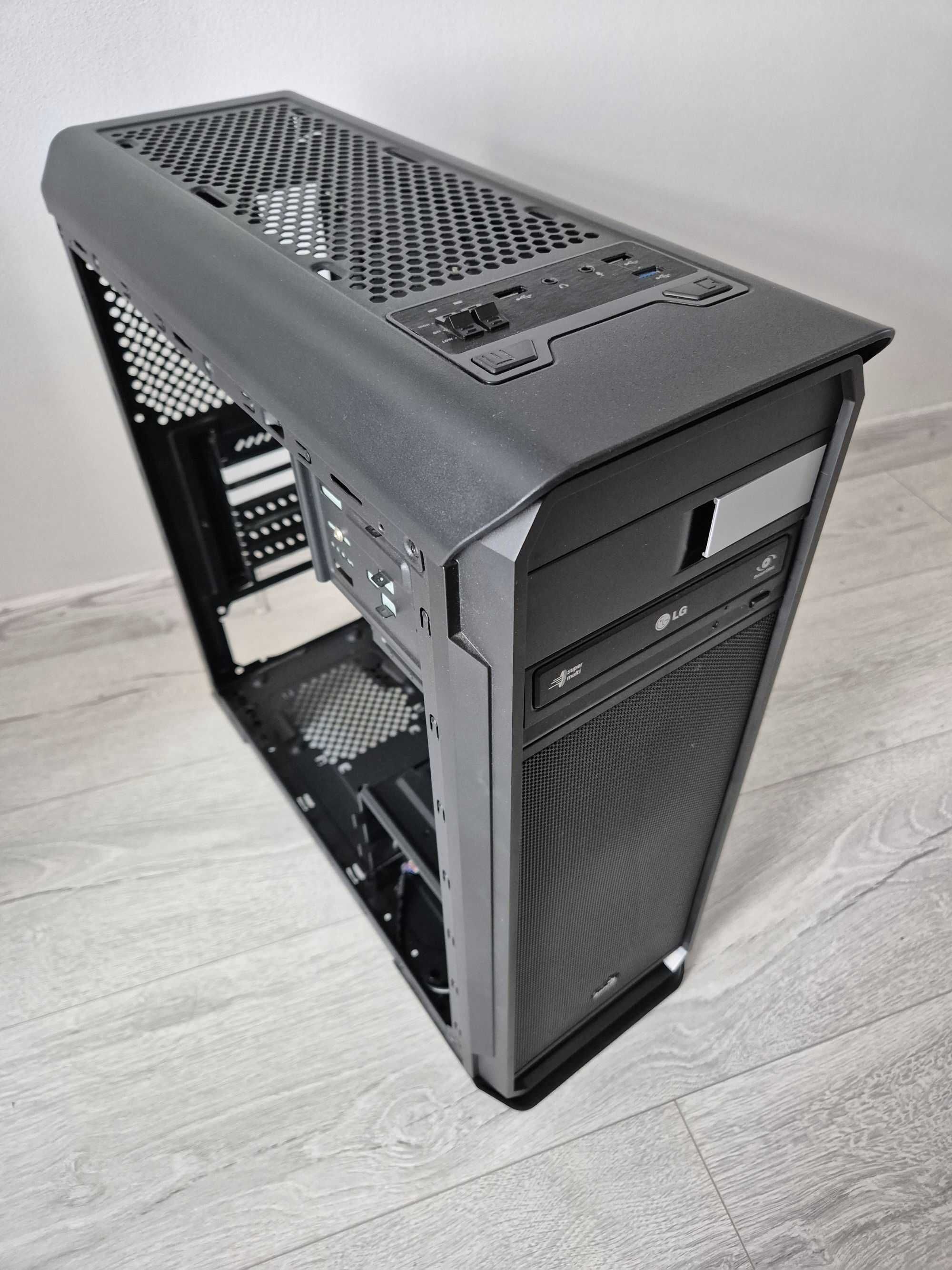 ATX корпус AeroCool AERO-500 з двома реобасами і без 1 кришки.