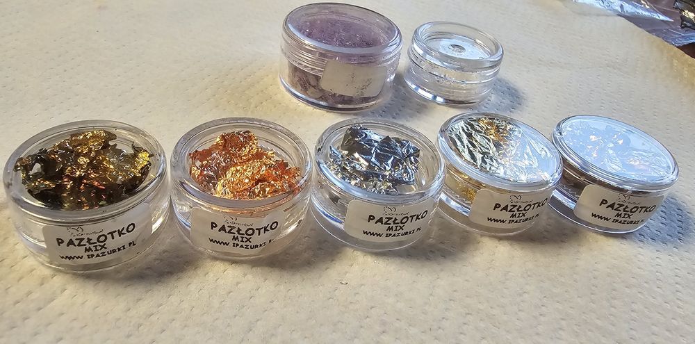 Zestaw 7 szt pazłotko ozdoba do paznokci + folia do zdjęcia hybryd