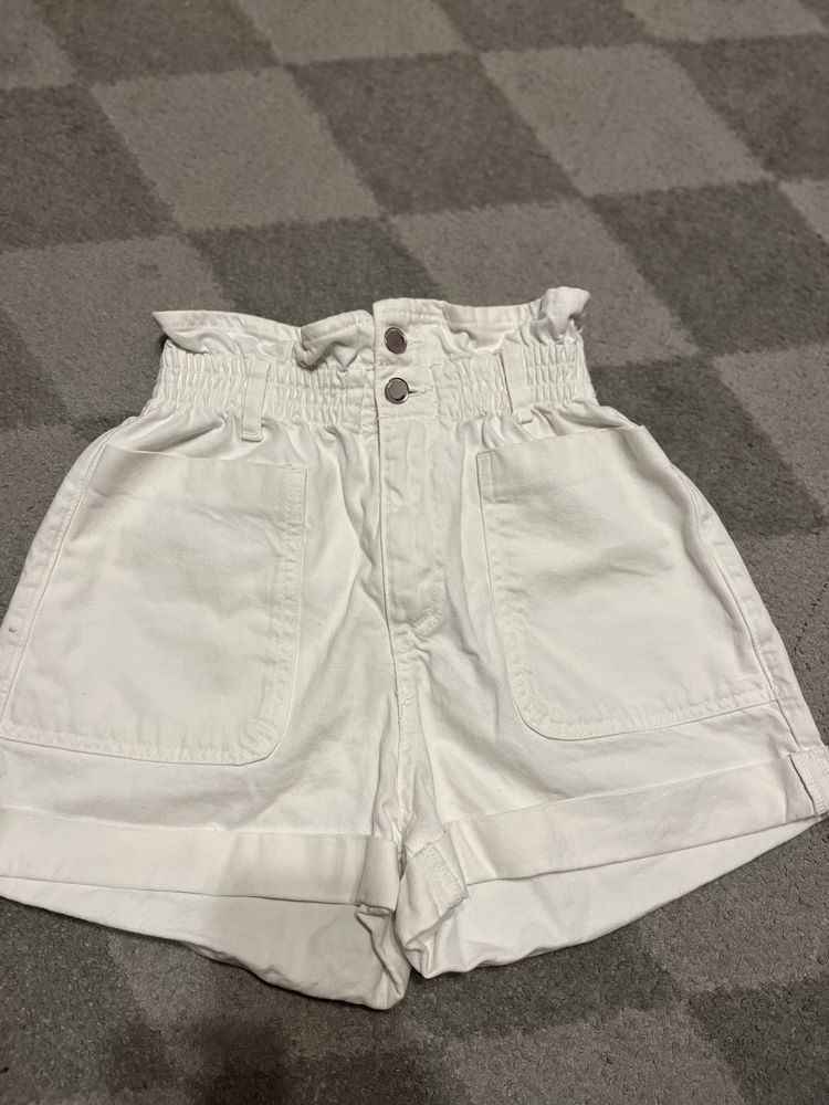 Шорти zara  білі