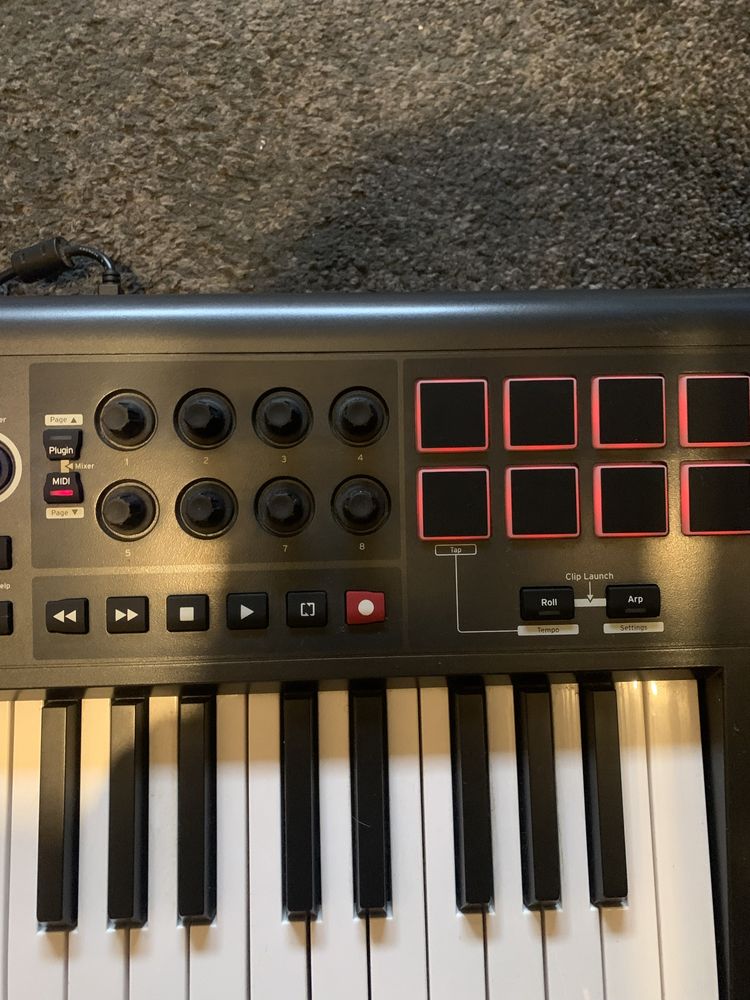 Teclado Midi Novation Impulse 25