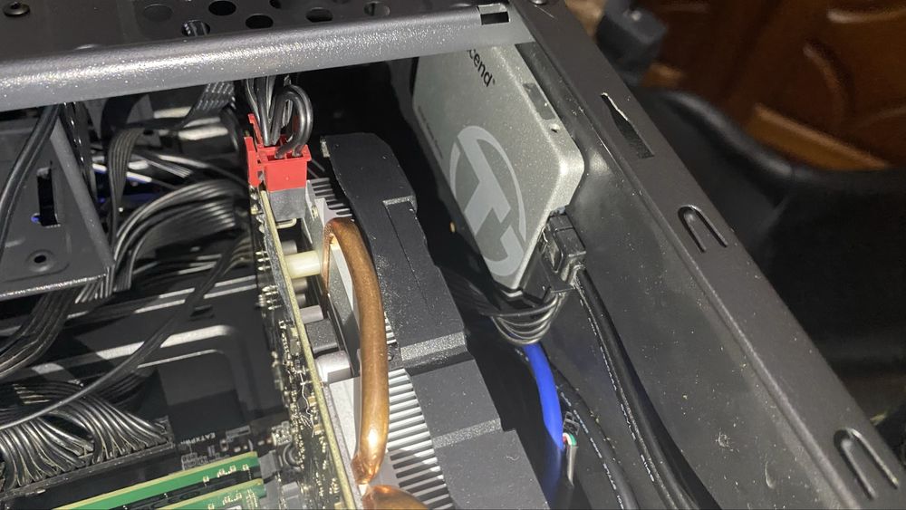 Pc gamer i3 com RX 580