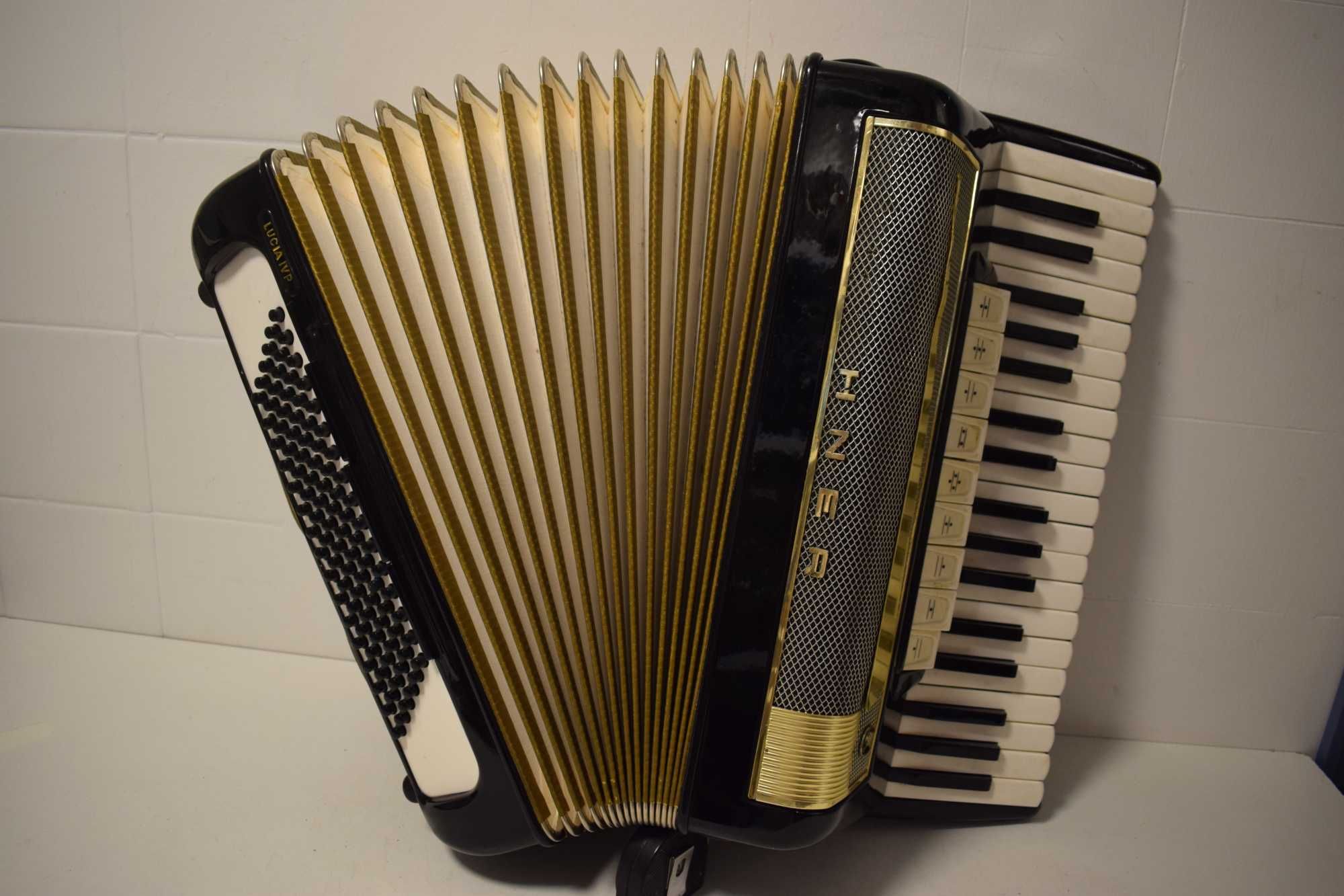 Acordeao * Hohner Lucia IV P 4 Voz 96 Baixos, N 185