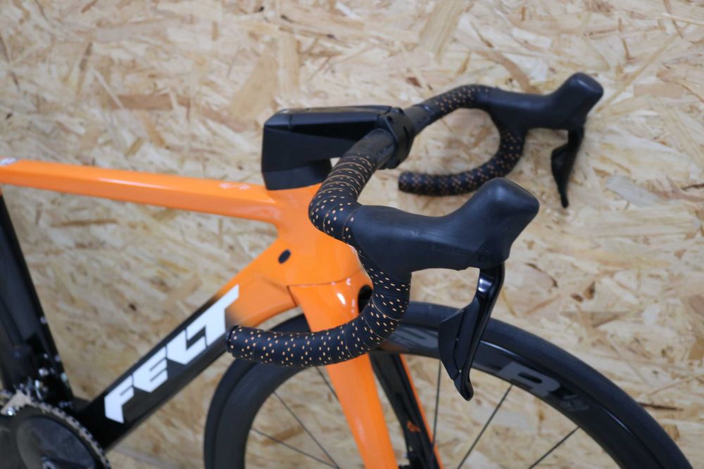 Bicicleta disco Felt AR / Di2 12v / Rodas carbono