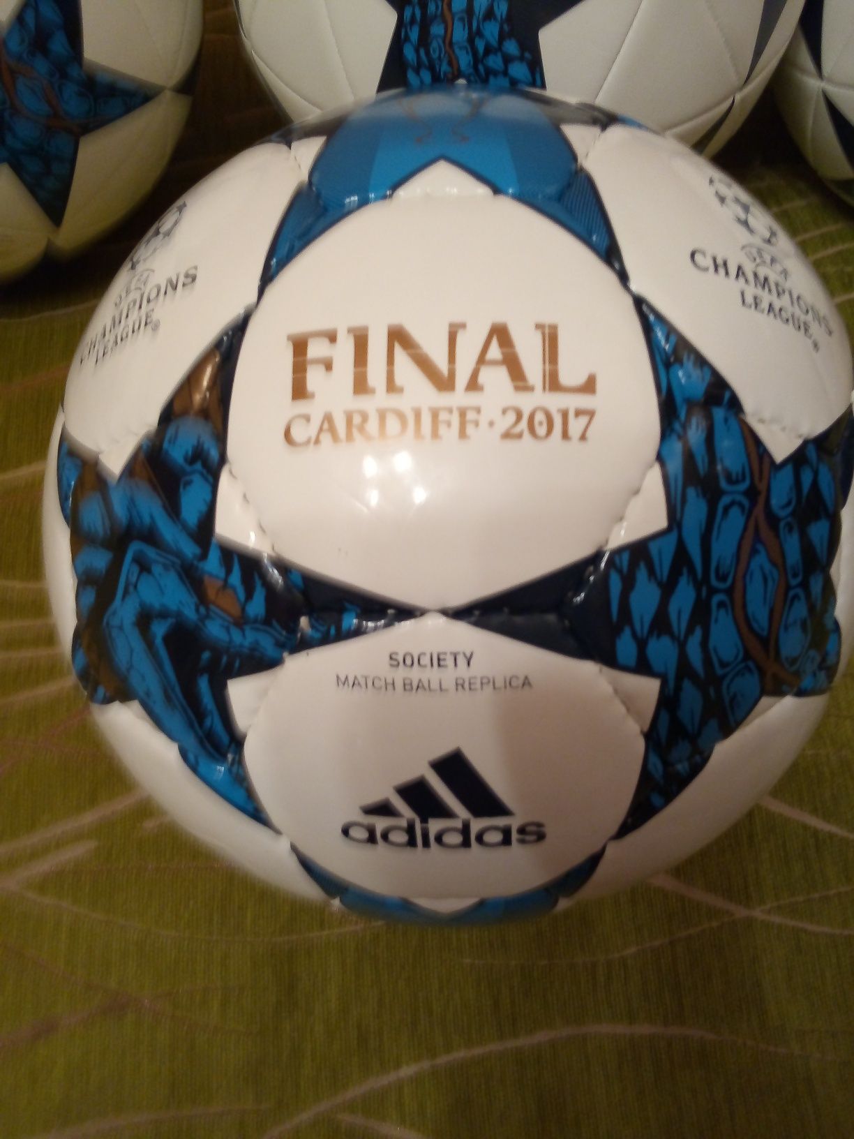Piłka Nowa Adidas final Cardiff 5 M. AZ5202 Liga Mistrzów