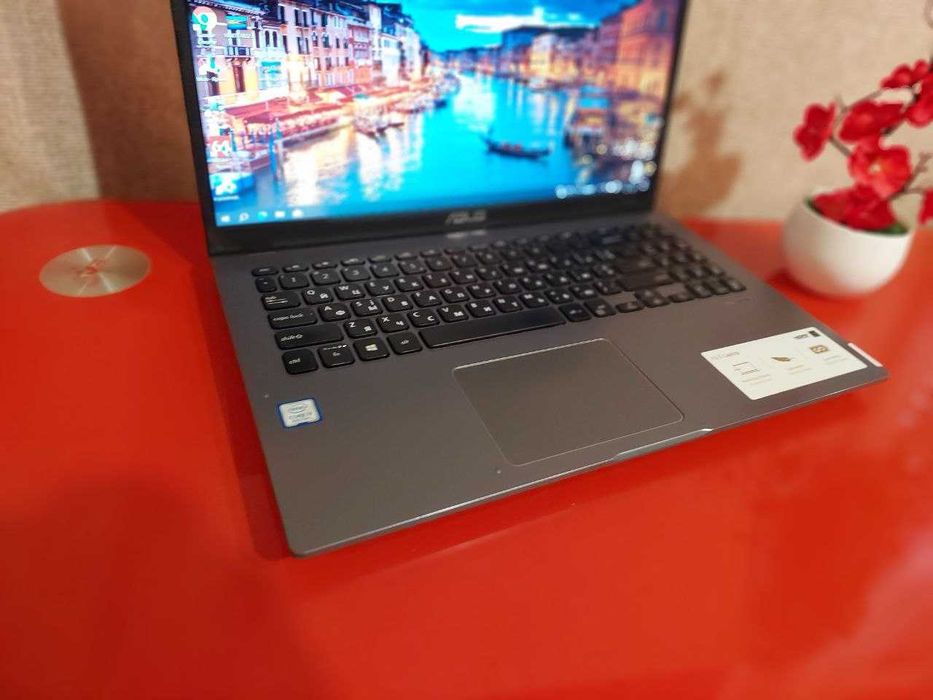 Ноутбук Asus  Full HD, Intel Core i3-8145U,20GB DDR4,SSD 256Gb