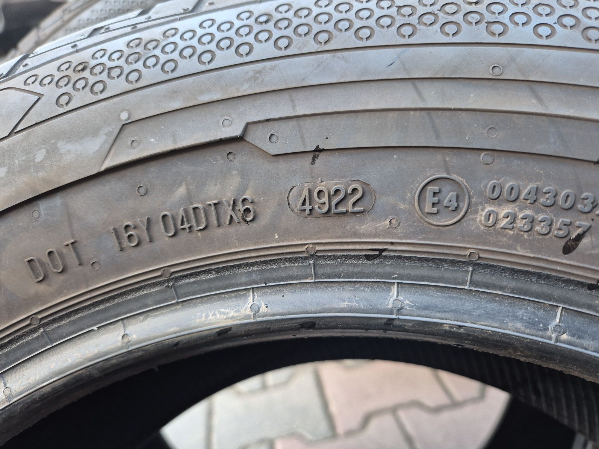 Opony letnie 215/65 R16c Continental 2x9mn (4922)
