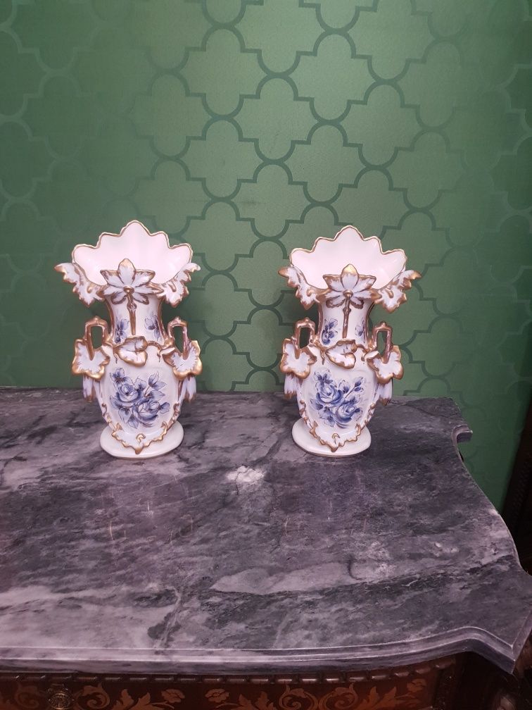 Bonito par de jarras de altar