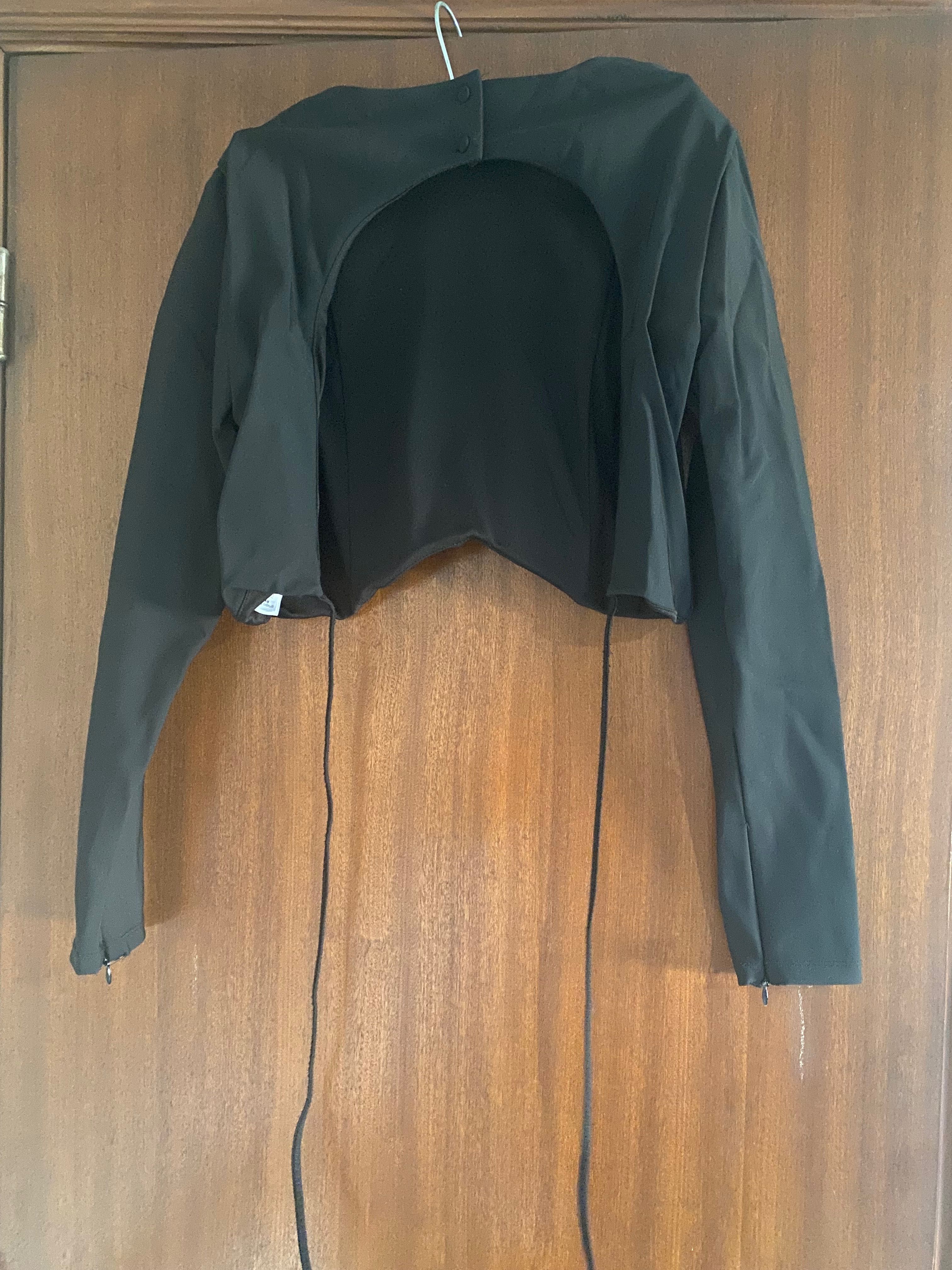 Camisola com costas abertas
