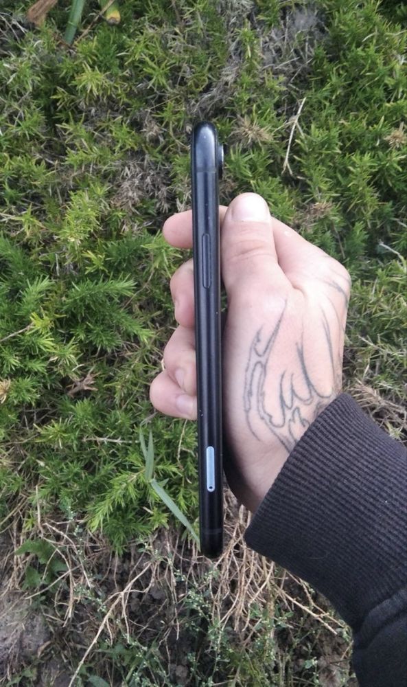 Продам Айфон Xr’