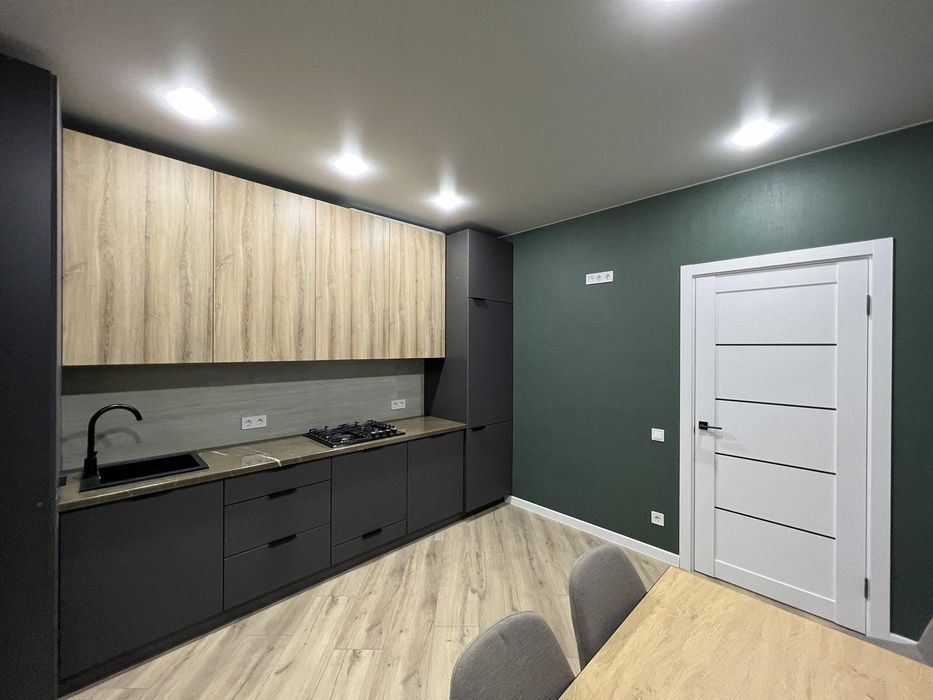 Забудовник Рауш. Ремонт, меблі, техніка! Озерна!