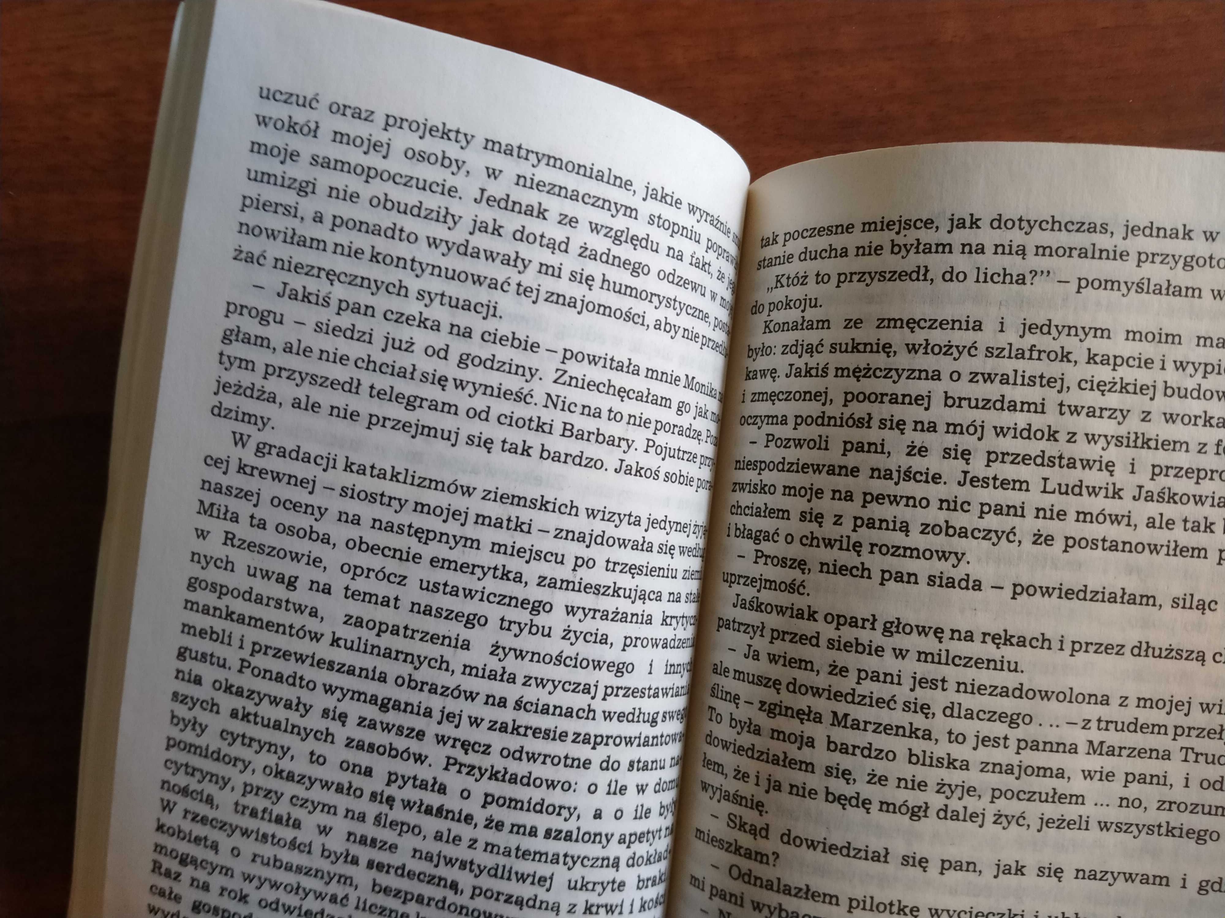 Urlop z mordercą, Zofia Kaczorowska, kryminał PRL, seria z jamnikiem