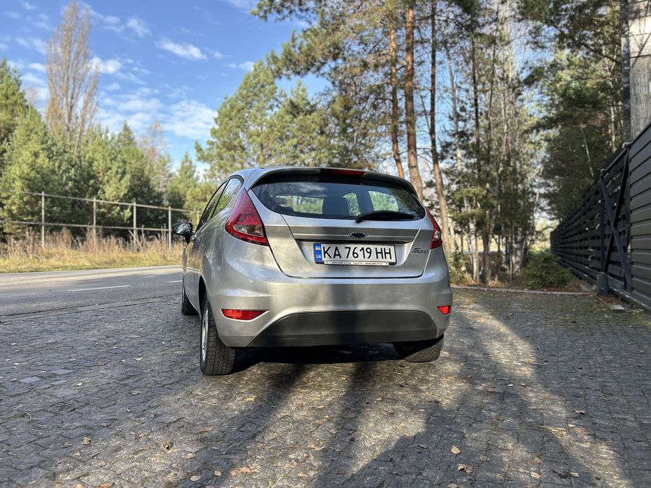 Форд Фієста в чудовому стані