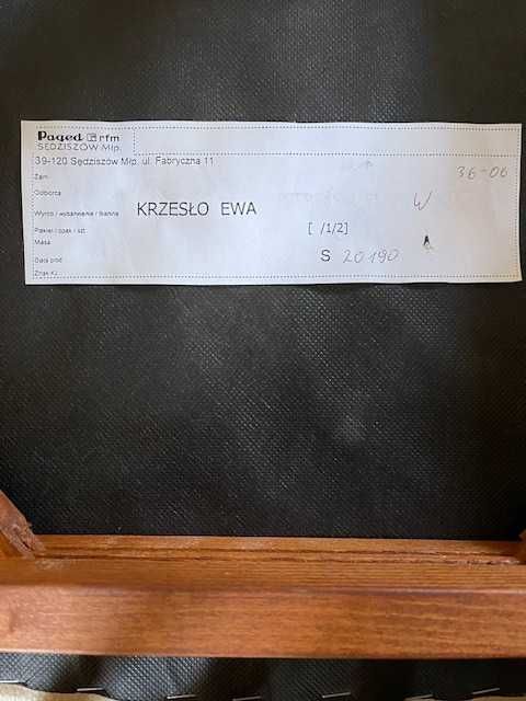 Komplet 6 krzeseł do jadalni.