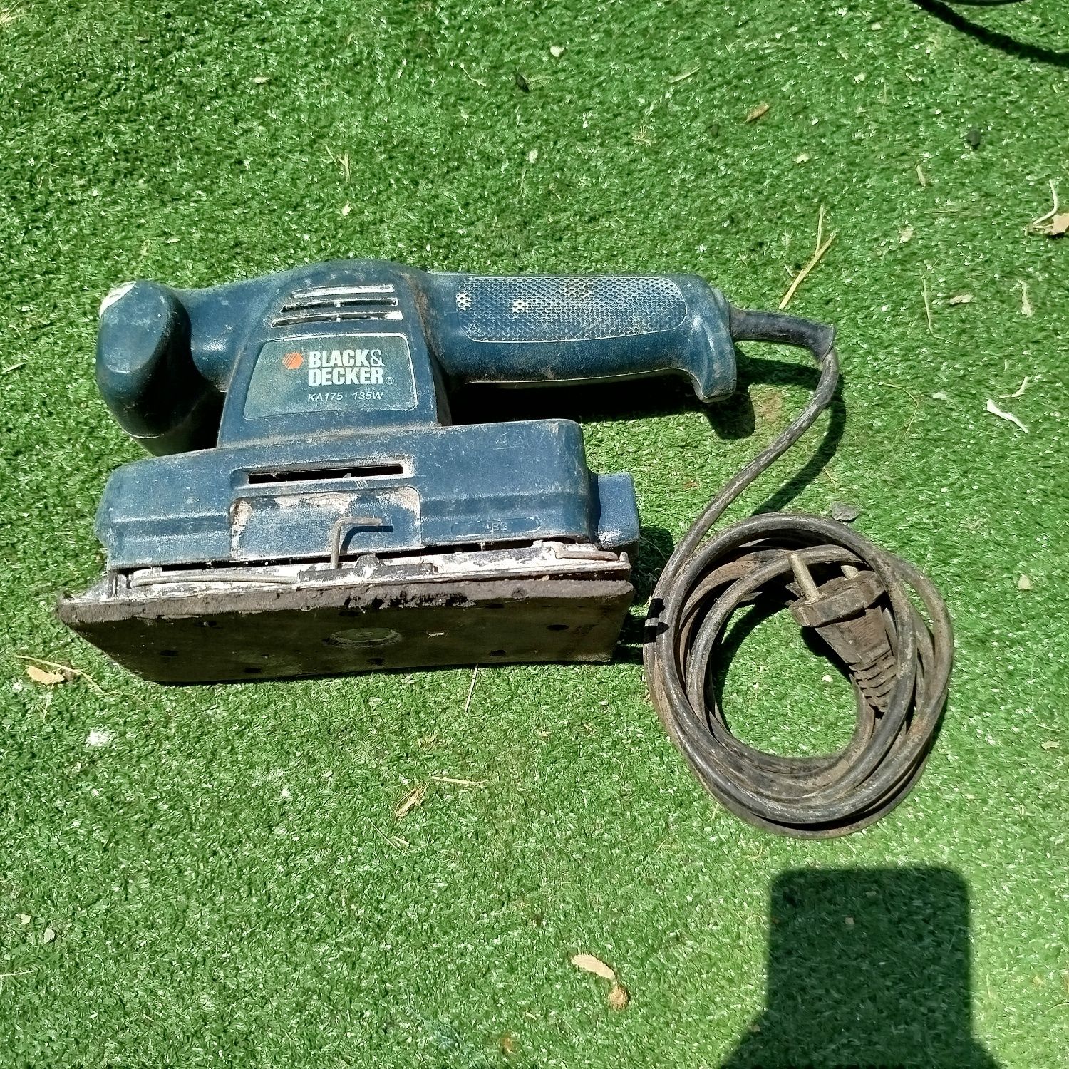 Lixadora Vibratória Black & Decker KA175