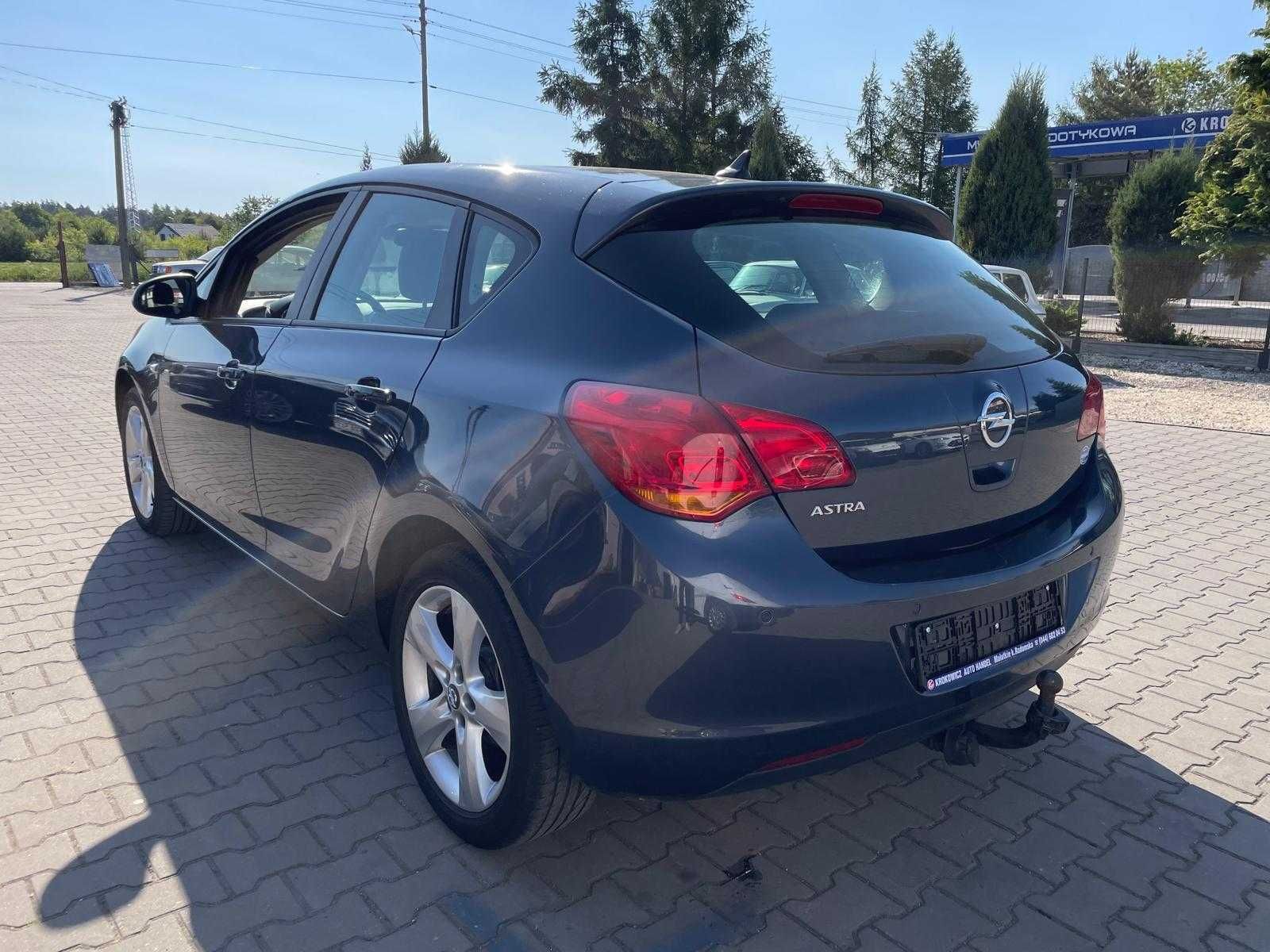 Opel Astra 1.6B! Niski przebieg!