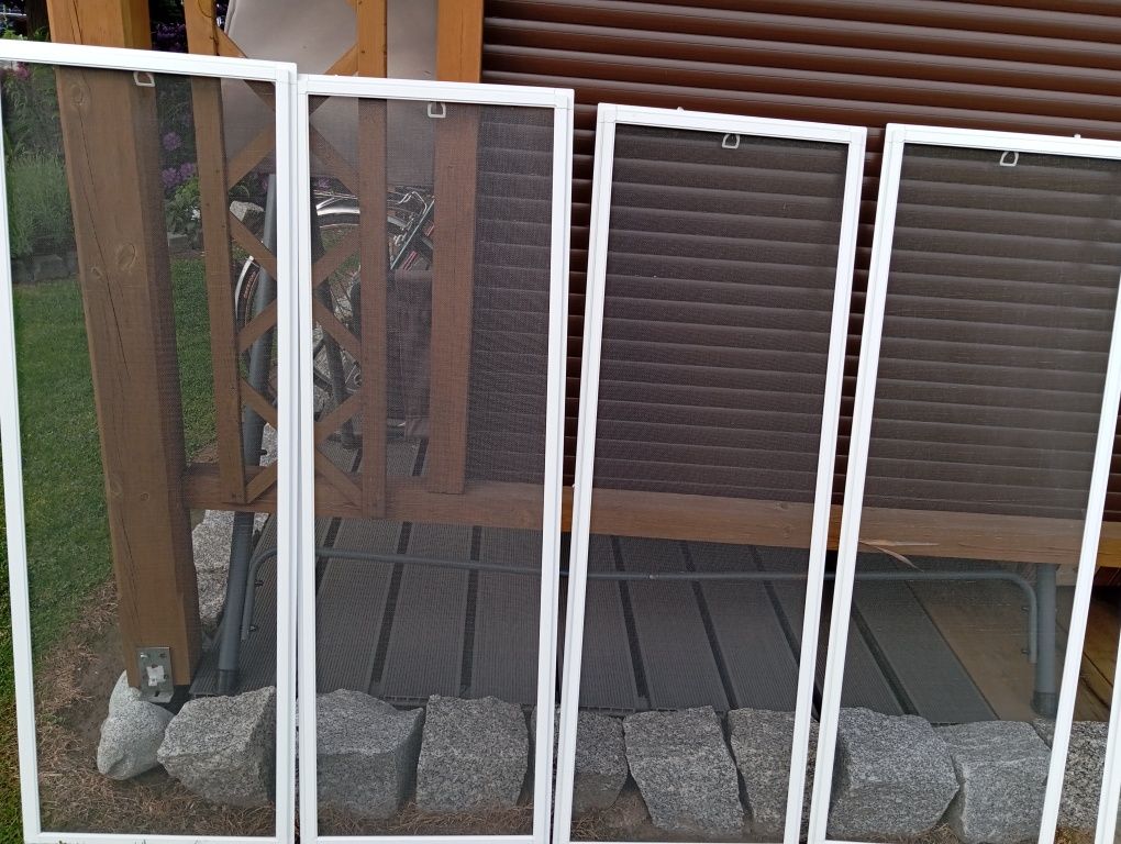 Moskitiery,siatki do okien przeciw insektom