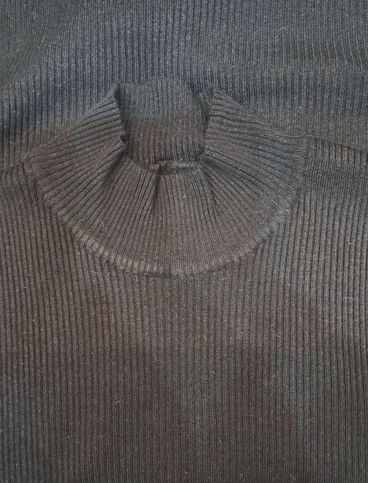 Półgolfik bluzeczka bez rękawów prążkowana