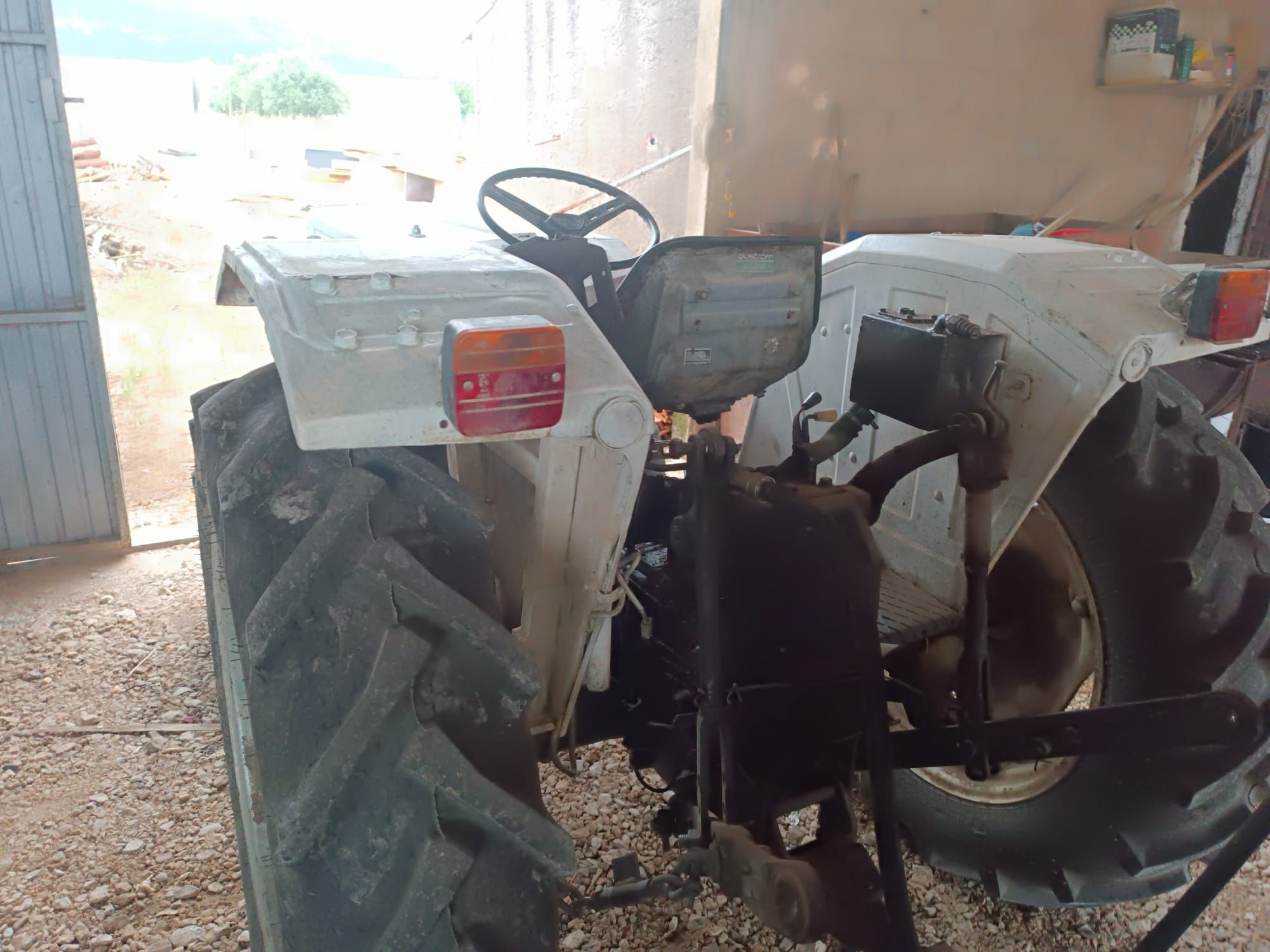 Trator Lamborghini clássico